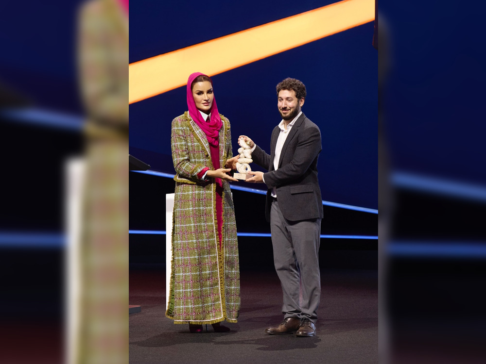 Chairperson of Qatar Foundation H H Sheikha Moza bint Nasser presenting the 2024–2025 WISE Prize for Education (first place) to Director of Product Engineering at Tumo Path, Vahakn Papazian, yesterday. 