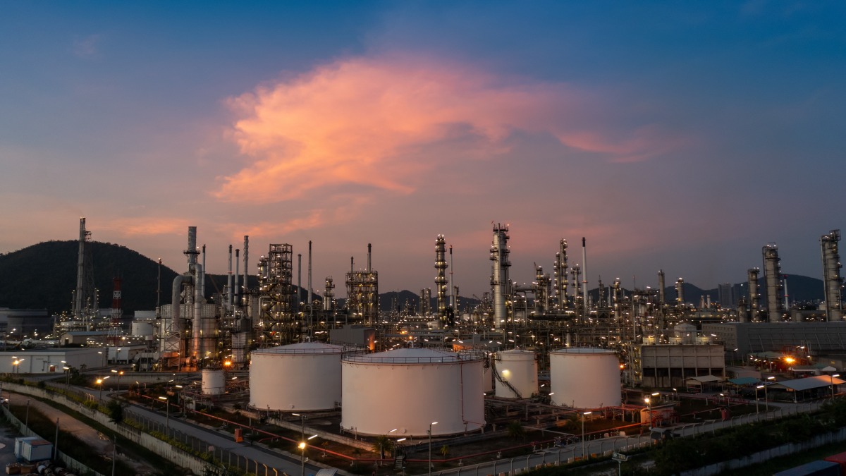 Asia spot LNG rose last week on the back of a colder weather outlook that spurred some demand, lifting prices to their highest levels in six weeks.