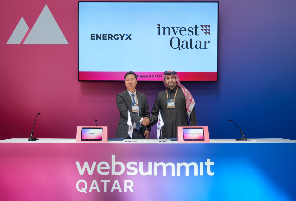 Invest Qatar CEO Sheikh Ali bin Alwaleed Al Thani and Co-Founder and CEO of EnergyX Sean Park during the MoU signing.