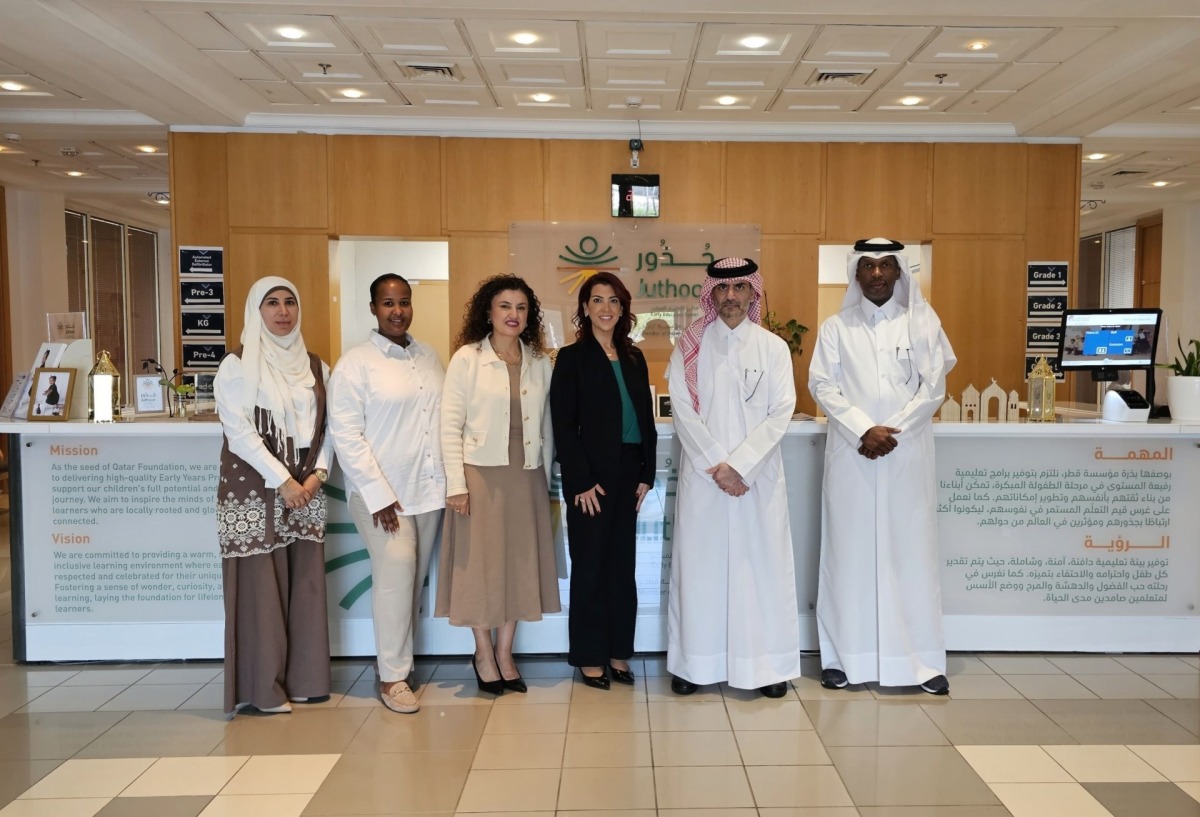 Assistant Undersecretary for Special Education Affairs at the Ministry of Education and Higher Education Omar Abdulaziz Al-Naama and other officials during the visit. 