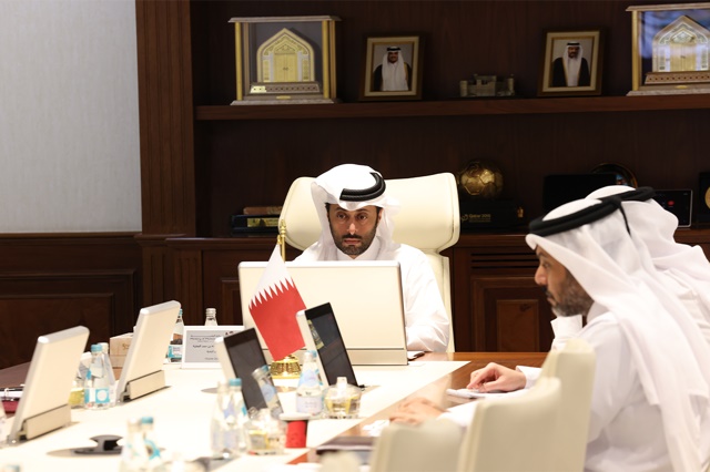 Minister of Municipality H E Abdullah bin Hamad bin Abdullah Al Attiyah with Qatar delegation during the meeting.