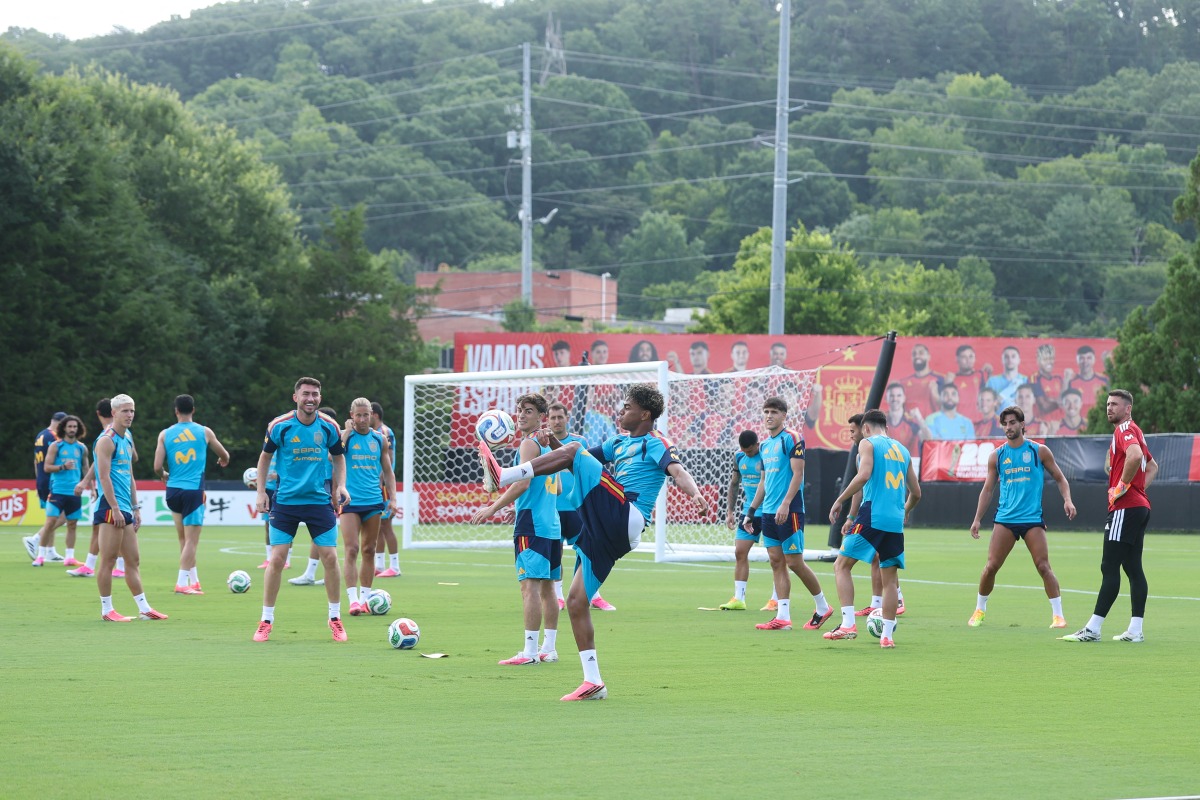 Lamine Yamal (centre) of Spain trains with teammates in Chattanooga, Tennessee, yesterday. (AFP)