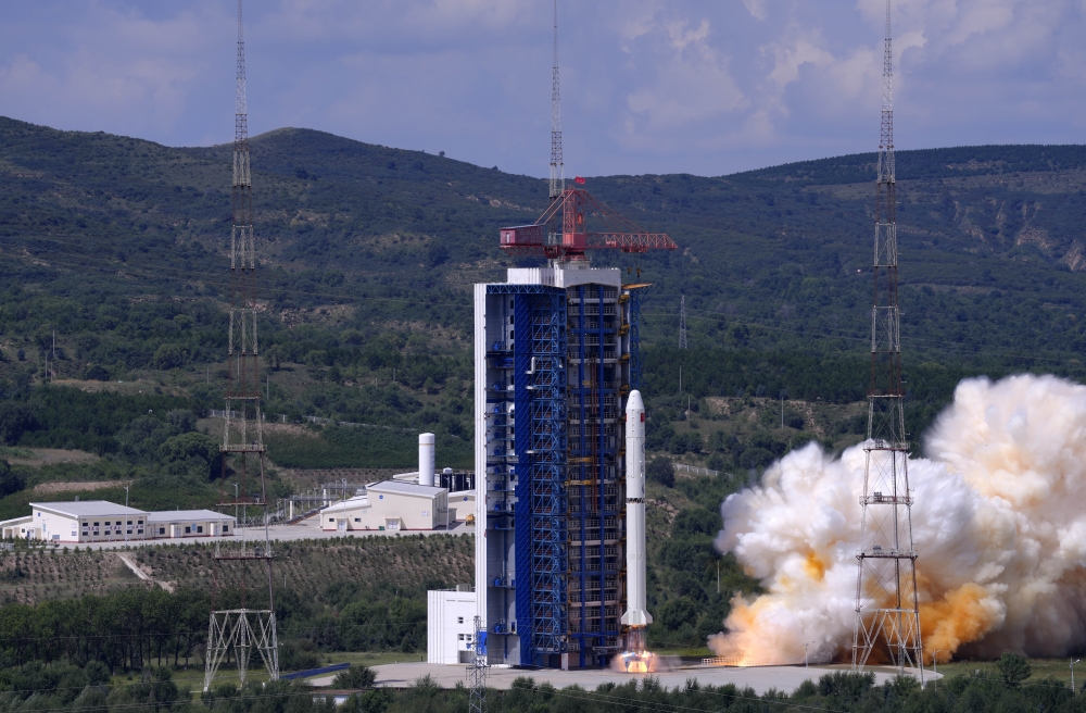 A Long March-2C carrier rocket carrying an SEO satellite blasts off from the Taiyuan satellite Launch Center in north China's Shanxi Province on Aug. 17, 2026. (Photo by Wang Yapeng/Xinhua)