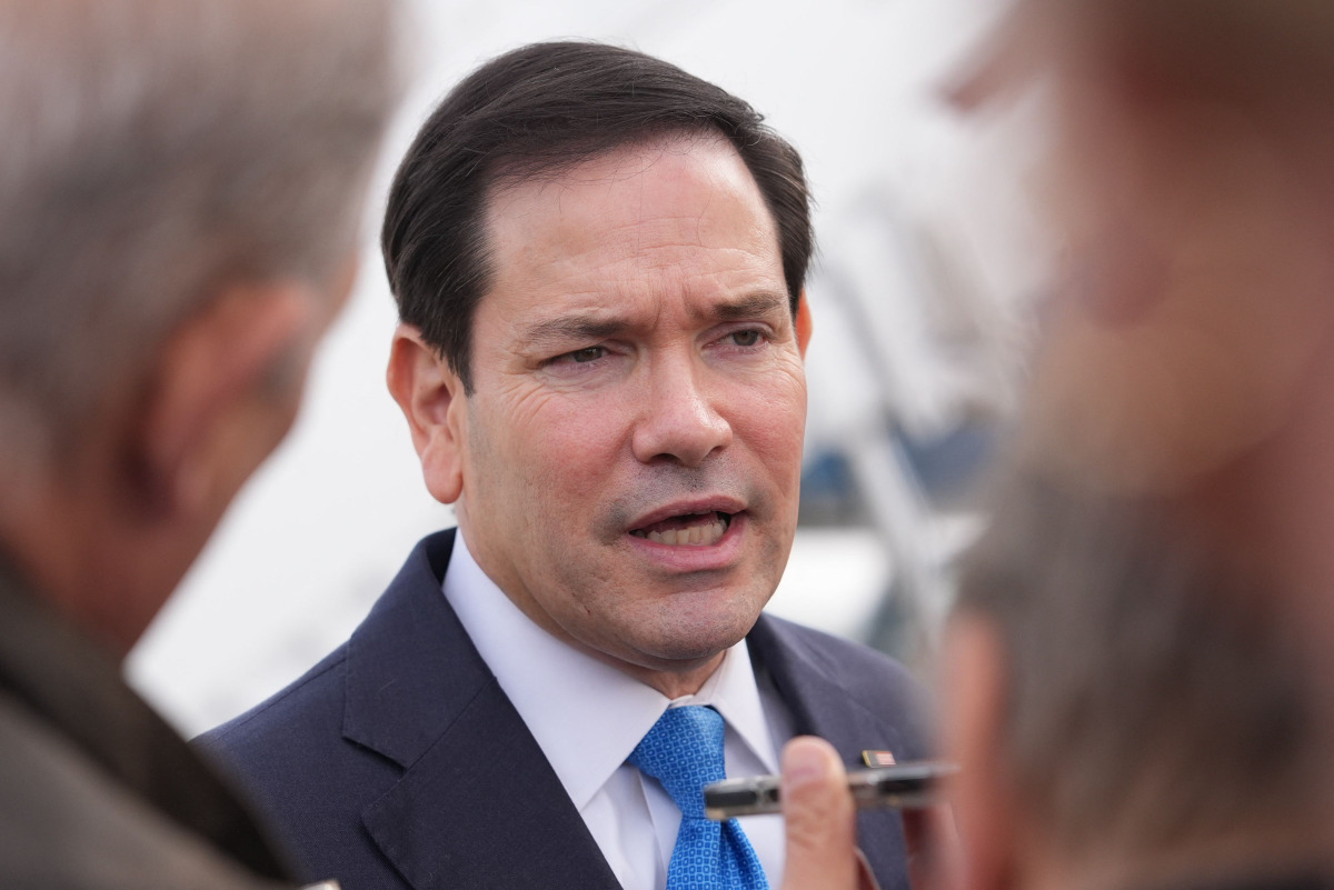 :US Secretary of State Marco Rubio speaks to the press before boarding a plane en route to Iceland at Joint Base Andrews, Maryland, on October 5, 2026. Photo by Mark Schiefelbein / POOL / AFP