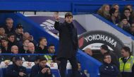 Tottenham Hotspur's Argentinian head coach Mauricio Pochettino gestures from the touchline during the English Premier League football match between Chelsea and Tottenham Hotspur at Stamford Bridge in London on November 26, 2016. AFP / Ben STANSALL