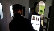 A man takes a picture of himself in the egg-shaped 3D virtual reality photo booth in Tallinn, Estonia, November 8, 2016. (REUTERS / Ints Kalnins) 