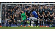 Everton's Romelu Lukaku shoots at goal from a free kick Reuters / Phil Noble 

