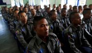 Ethnic Rakhine men attend a police training course as a civilian force will be deployed in the north of the Rakhine state in Sittwe, Myanmar, November 15, 2016 (REUTERS / Soe Zeya Tun) 