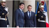 French President Emmanuel Macron (R) welcomes Prime Minister of Iraqi Kurdish Regional Government (IKRG) Nechervan Barzani (L) at Elysee Palace in Paris, France on December 2, 2017. ( Lucien Camosso - Anadolu Agency ).