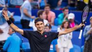 Roger Federer of Switzerland aknowledges the crowd after defeating Alexander Zverev of Germany during their men's singles final match on day eight of the Hopman Cup tennis tournament in Perth on January 5, 2019. AFP / TONY ASHBY
