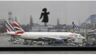 A British Airways airplane waits on the tarmac for a flight to Heathrow airport in Britain, at Otopeni international airport near Bucharest January 1, 2014 (Reuters) 
