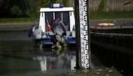 A water level indicator is seen on Vistula riverbank in Warsaw, Poland August 19, 2015. Reuters/Kacper Pempel