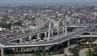 A general view of deserted streets is seen during a government-imposed nationwide lockdown as a preventive measure against the COVID-19 coronavirus, in Lahore on April 10, 2020. / AFP / ARIF ALI
