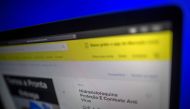Photo of a laptop's screen showing the hydroxychloroquine for sale on a Brazilian website in Rio de Janeiro, Brazil, on May 20, 2020.  / AFP / MAURO PIMENTEL