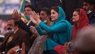 Maryam Nawaz (C), daughter of former Pakistani Prime Minister Nawaz Sharif, and leader of Pakistan Democratic Movement (PDM), attends an anti-government rally in Multan on November 30, 2020. / AFP / Shahid Saeed MIRZA
