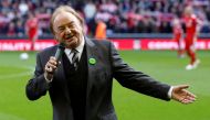 FILE PHOTO: Liverpool supporter and singer Gerry Marsden sings You'll Never Walk Alone before their English Premier League soccer match against Blackburn Rovers at Anfield in Liverpool, northern England, October 24, 2010. REUTERS/Phil Noble/File Photo
