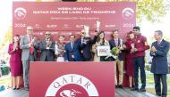 QREC Chairman Issa bin Mohammed Al Mohannadi crowned the winners of the Gr1 PA Qatar Arabian Trophy des Juments won by Are’ej.