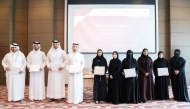 Participants with their certificates at the end of the programme.