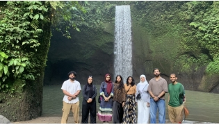 WCM-Q students in Bali during the trip. 