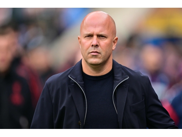 Liverpool's Dutch manager Arne Slot during English Premier League football match between Crystal Palace and Liverpool at Selhurst Park in south London on September 27, 2025. (Photo by Ben STANSALL / AFP)

