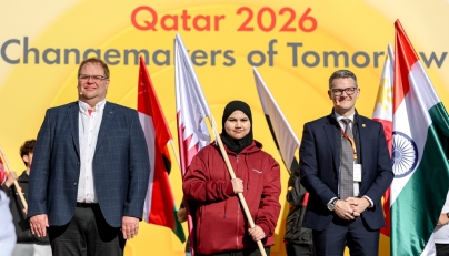 Managing Director of Shell Companies Qatar, Rob Maxwell (right) with other officials and students at the event.
