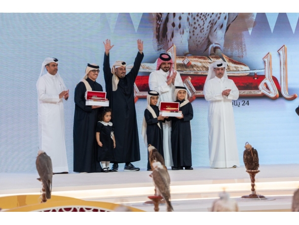 QOC President and Patron of Qatar International Falconry and Hunting Festival (Marmi 2026) H E Sheikh Joaan bin Hamad Al Thani crowning winners of the falcon beauty contest at the Katara Cultural Village Foundation yesterday.
