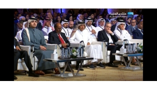 Chairman of Qatar Media Corporation and Chairman of the Board of Directors of Al Jazeera Media Network H E Sheikh Hamad bin Thamer Al Thani, Chairperson of Qatar Fund for Development H E Sheikh Thani bin Hamad Al Thani, President of Somalia H E Hassan Sheikh Mohamud, and Minister of Foreign Affairs of Iran H E Abbas Araghchi, with other officials during the 17th Al Jazeera Forum in Doha yesterday.