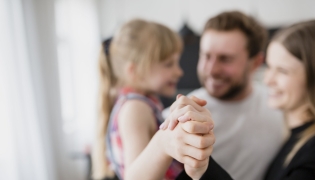 Representational image