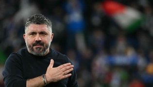 (FILES) Italy's headcoach Gennaro Gattuso greets supporters after winning the play-off FIFA World Cup 2026 European qualification semi-final football match between Italy and North Ireland at the Gewiss stadium in Bergamo, on March 26, 2026. (Photo by Alberto PIZZOLI / AFP)