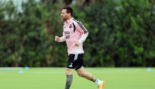Lionel Messi #10 of Inter Miami CF runs during a training session at Florida Blue Training Center on April 15, 2026 in Fort Lauderdale, Florida. Photo by Leonardo Fernandez / GETTY IMAGES NORTH AMERICA / Getty Images via AFP