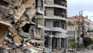 This picture shows the destruction from Israeli strikes in the southern Lebanese city of Nabatieh on April 20, 2026. (Photo by MAHMOUD ZAYYAT / AFP)