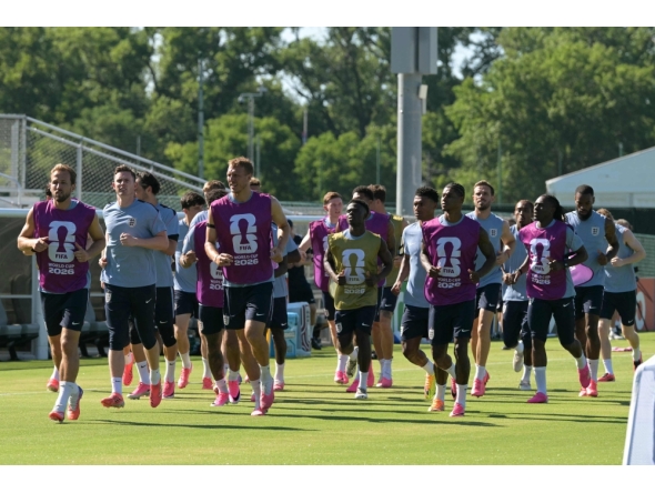England players jog during a training session ahead of England's 2026 World Cup football tournament Group L football match against Croatia at Swope Soccer Village in Kansas City on June 13, 2026. (Photo by Juan Mabromata/ AFP)