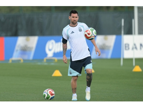 Argentina's forward #10 Lionel Messi eyes the ball as he takes part in an MD-1 training session at Sporting KC Training Centre in Kansas City, on June 15, 2026, on the eve of the 2026 World Cup Group H football match between Argentina and Algeria. (Photo by Juan Mabromata/ AFP)