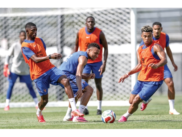 France’s players take part in a training session. 