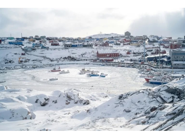 Greenland is better known for its wintry ice-covered landscapes, but researchers warn that climate change means summer fires are becoming more common (Florent VERGNES)
(Florent VERGNES/AFP/AFP)