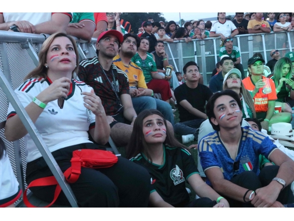 Football fans react at the FIFA Fan Fest during the 2026 FIFA World Cup football match between the Netherlands and Morocco at Parque Fundidora in Monterrey, Mexico, on June 29, 2026. (Photo by Julio Cesar Salazar / AFP)
 