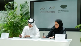 President of Pre-University Education at Qatar Foundation Abeer Al Khalifa and President of QCTF Eng Abdulaziz Saud Al Tamimi signing the agreement during the ceremony.
