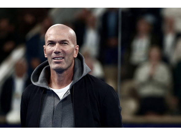 (Files) French football legend and coach Zinedine Zidane attends the podium ceremony of the women's Paris Major Premier Padel tournament after the final match on Court Philippe-Chatrier at the Roland-Garros Complex in Paris on September 14, 2025. (Photo by Thibaud Moritz / AFP)