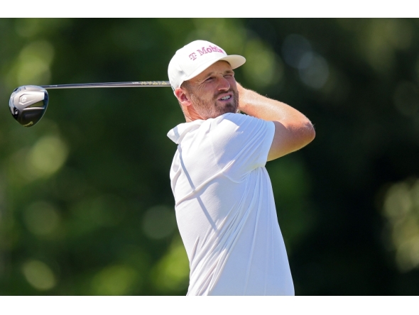 Wyndham Clark of the United States plays his shot from the eighth tee during the second round of the BMW Championship 2026 at Bellerive Country Club on August 21, 2026 in St Louis, Missouri. (Photo by Alex Slitz / AFP)