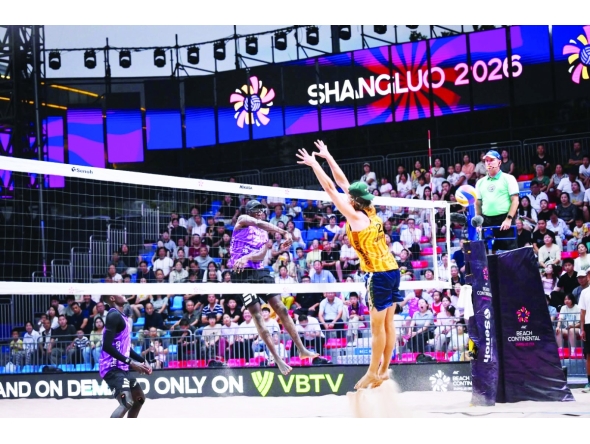 Qatar’s Cherif Younousse and Ahmed Tijan in action during the semi-final against Australia's Mark Nicolaidis and Izac Carracher.
