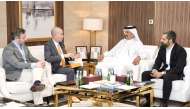 QC First Vice Chairman Mohamed bin Ahmed bin Twar Al Kuwari and Vice President of the Arab Portuguese Chamber of Commerce and Industry and Chairman of the Advisory Board of the L’or Investment Group Miguel Frasquilho with other officials during the meeting.
