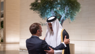 Amir, French President hold official talks session