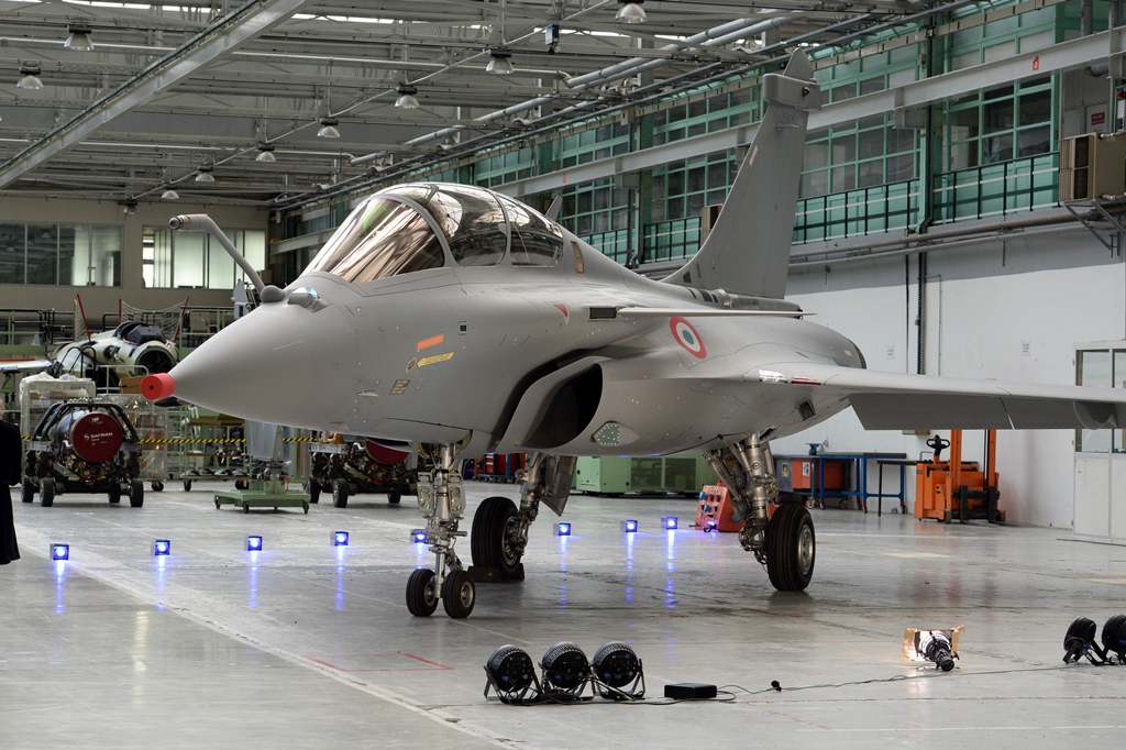 French-made Dassault Rafale jet fighter at an assembly hanger in Merignac, southwestern France. (AFP / Jean-Pierre MULLER)