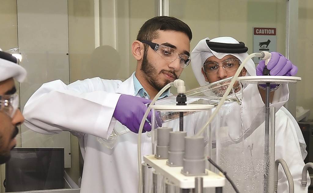 A project is demonstrated at the seminar.