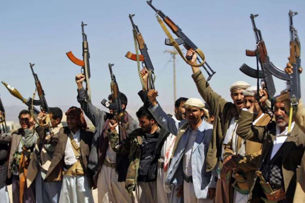 Yemeni Huthi rebels take part in a gathering to mobilise more fighters into several battlefronts on Nov 1 ,2016 on the outskirts of the capital Sanaa.PHOTO: AFP
