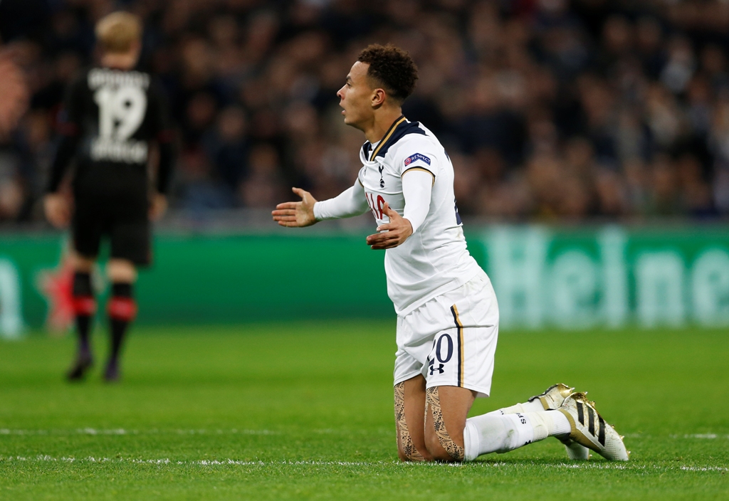 Tottenham's Dele Alli appeals for a penalty Action Images via Reuters / Matthew Childs Livepic EDITORIAL USE ONLY.
