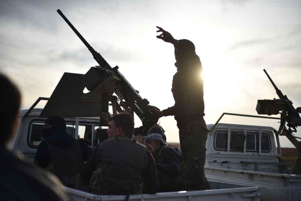 Opponent units linked to Free Syrian Army (FSA) move forward from northern side of Aleppo's Bab district  Hüseyin Nas?r - Anadolu Agency