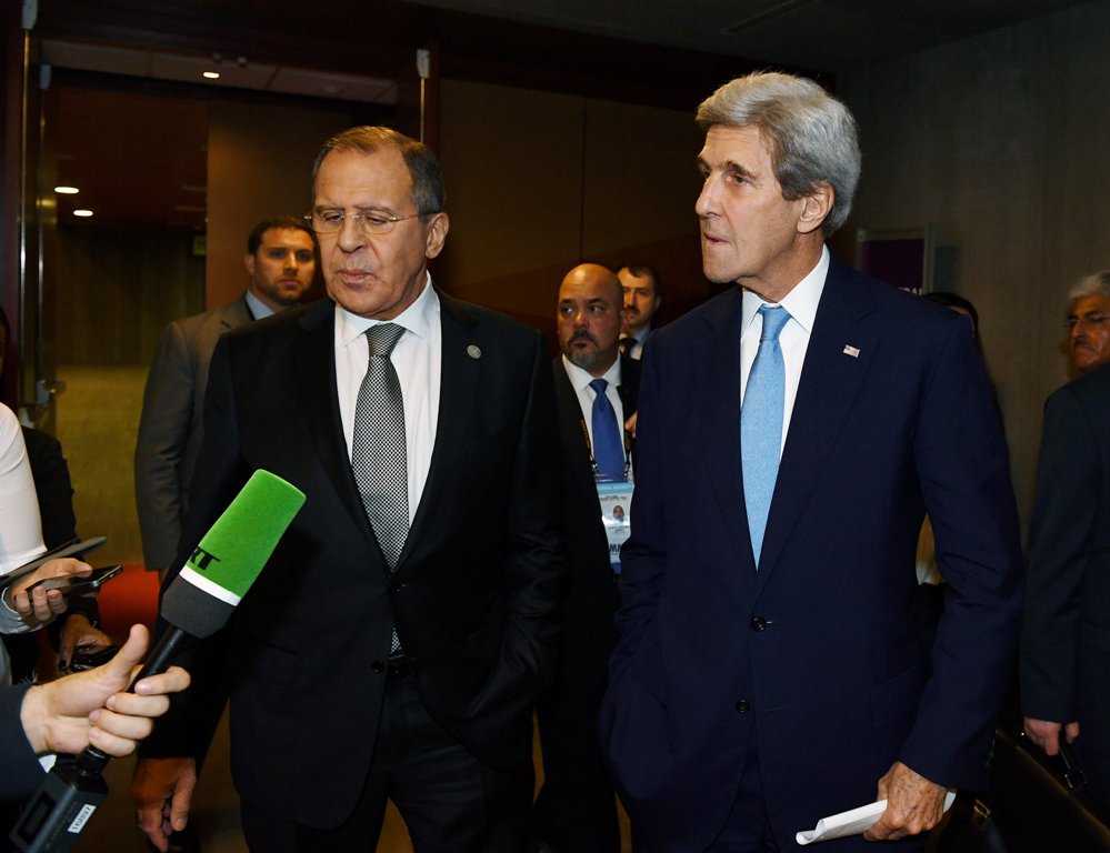 Russian Foreign Minister Sergey Lavrov (L) and U.S. Secretary of State John Kerry answer reporters questions after their bilateral meeting at the APEC Ministers Summit in Lima, Peru November 17, 2016. REUTERS/Mark Ralston/Pool