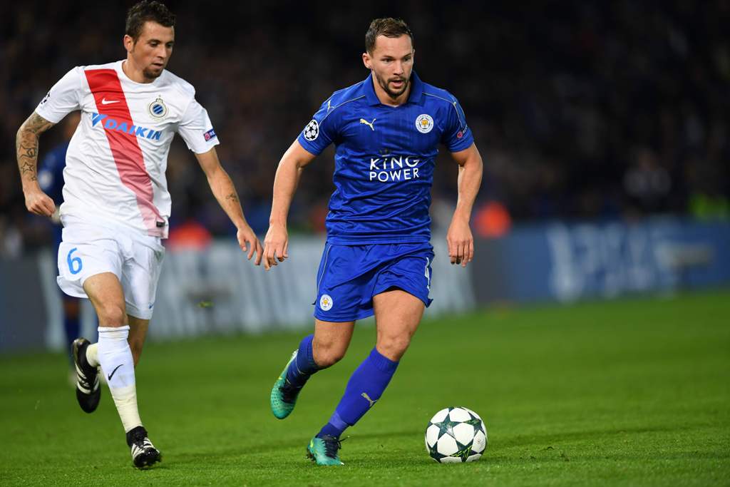 Leicester City's English midfielder Danny Drinkwater (C) vies with Club Brugge's Brazilian midfielder Claudemir during the UEFA Champions League group G football match between Leicester City and Club Brugge at the King Power Stadium in Leicester, central 
