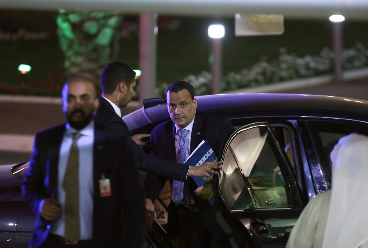UN envoy for Yemen Ismail Ould Cheikh Ahmed arrives for a press conference at the ministery of information in Kuwait City on April 30, 2016. (AFP / YASSER AL-ZAYYAT) .
